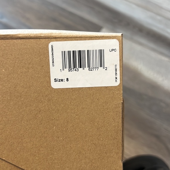 YEEZY FOAM RUNNER - Picture 8 of 9